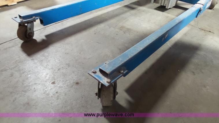 image for item BZ9425 Genie Superlift Advantage SLA-15 vertical lift