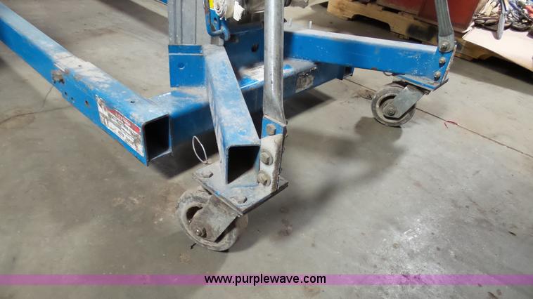 image for item BZ9425 Genie Superlift Advantage SLA-15 vertical lift