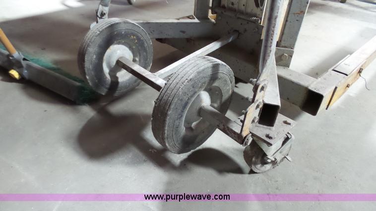 image for item BZ9426 Genie Superlift Advantage SLC-18 vertical lift