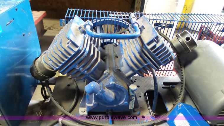 image for item BZ9450 2006 Quincy air compressor