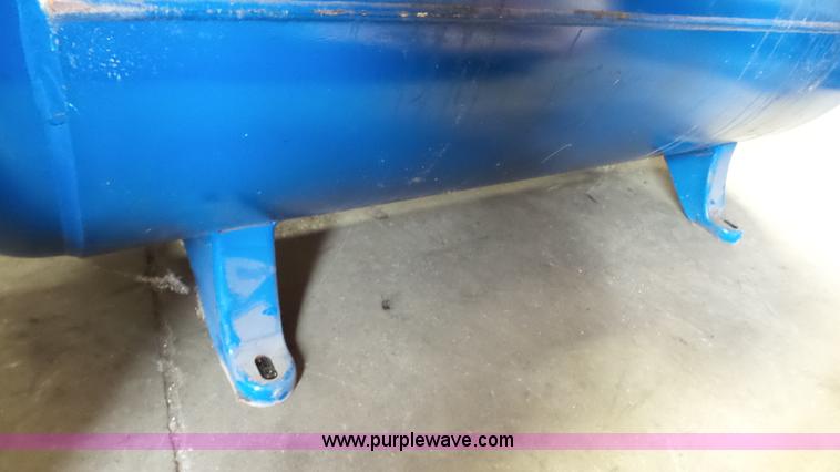 image for item BZ9450 2006 Quincy air compressor