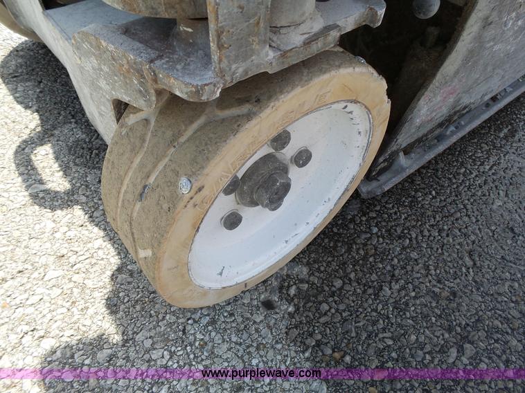 image for item J4100 Skyjack SJIII 3219 scissor lift