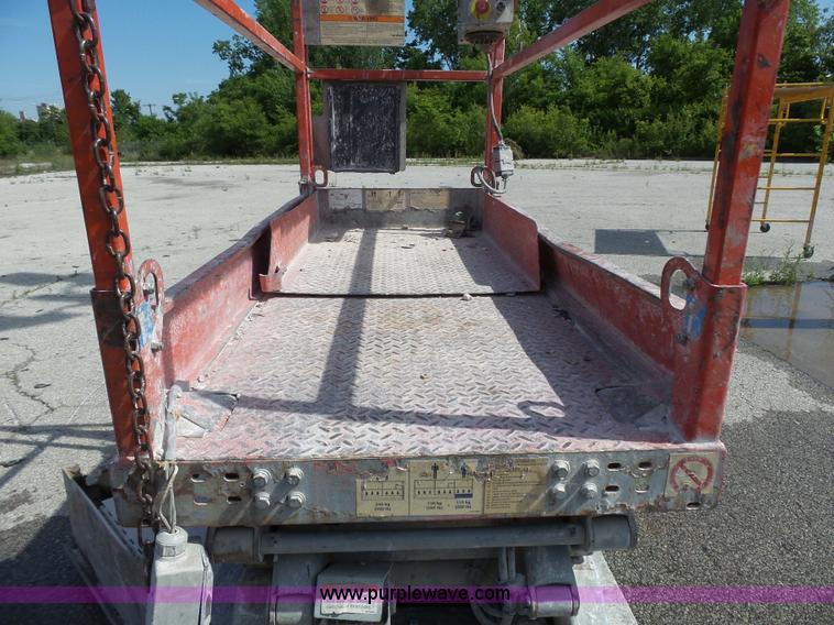 image for item J4100 Skyjack SJIII 3219 scissor lift