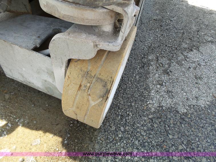 image for item J4101 Skyjack SJIII 3219 scissor lift