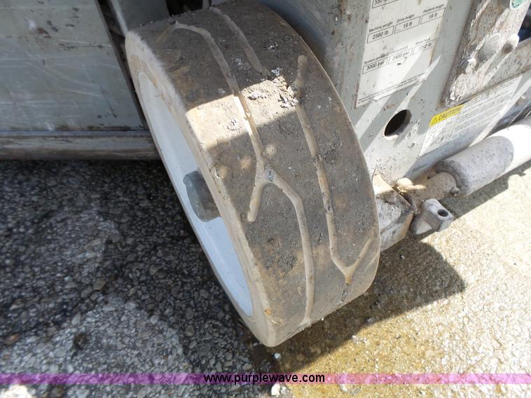 image for item J4101 Skyjack SJIII 3219 scissor lift