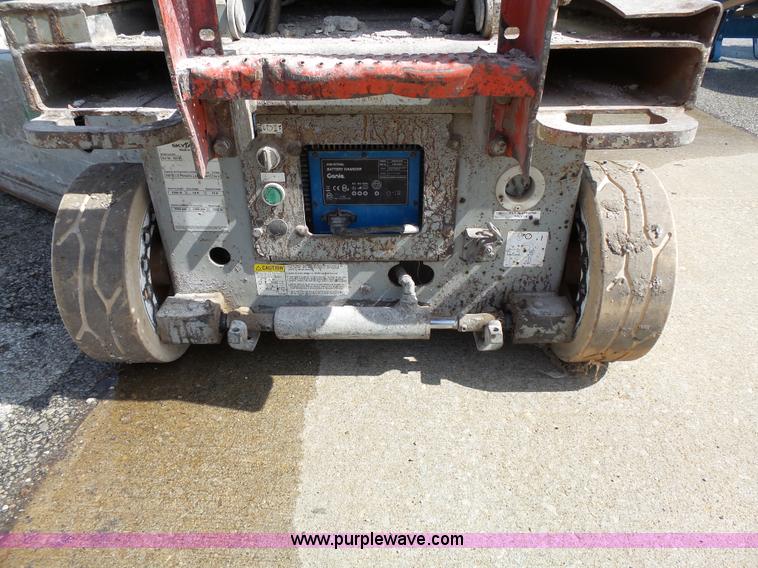 image for item J4101 Skyjack SJIII 3219 scissor lift