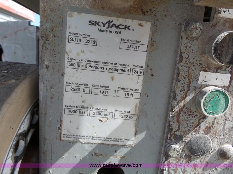 image for item J4101 Skyjack SJIII 3219 scissor lift