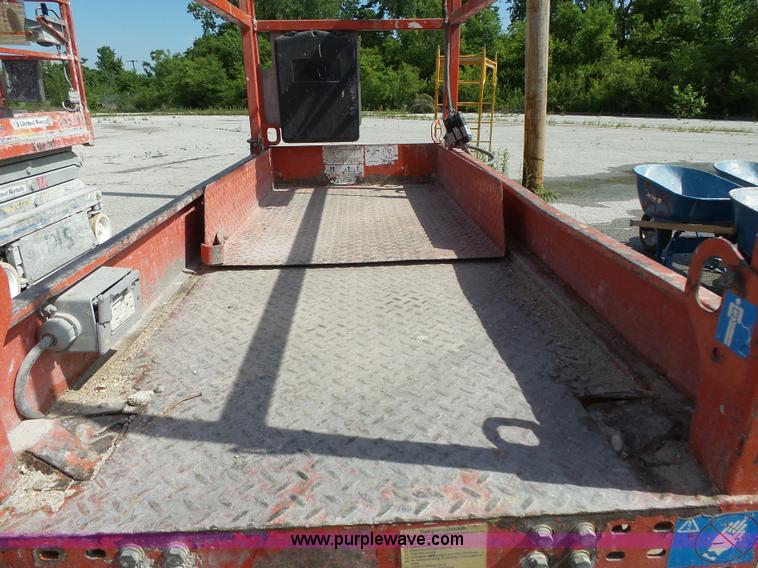 image for item J4101 Skyjack SJIII 3219 scissor lift