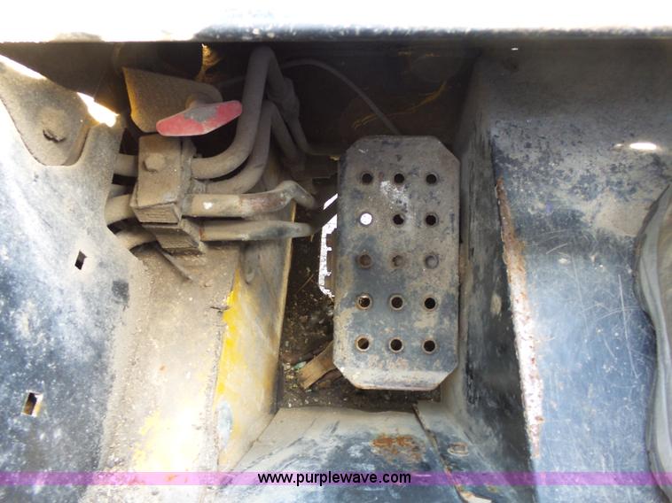 image for item J4102 John Deere 322T skid steer