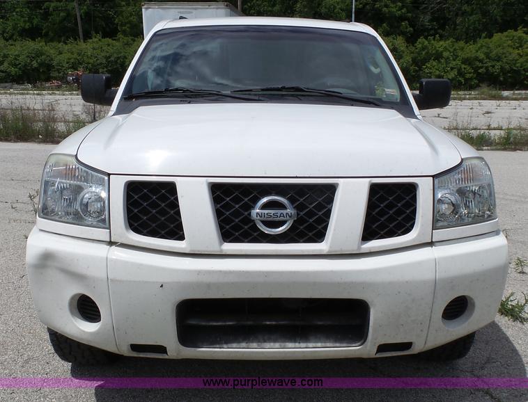 image for item J4952 2005 Nissan Titan Crew Cab pickup truck