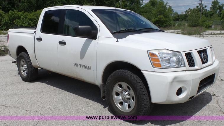 image for item J4952 2005 Nissan Titan Crew Cab pickup truck