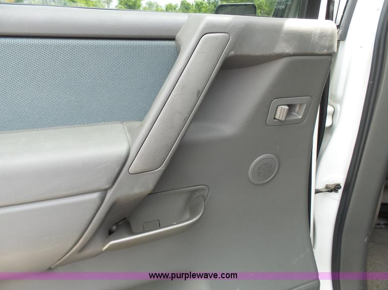 image for item J4952 2005 Nissan Titan Crew Cab pickup truck