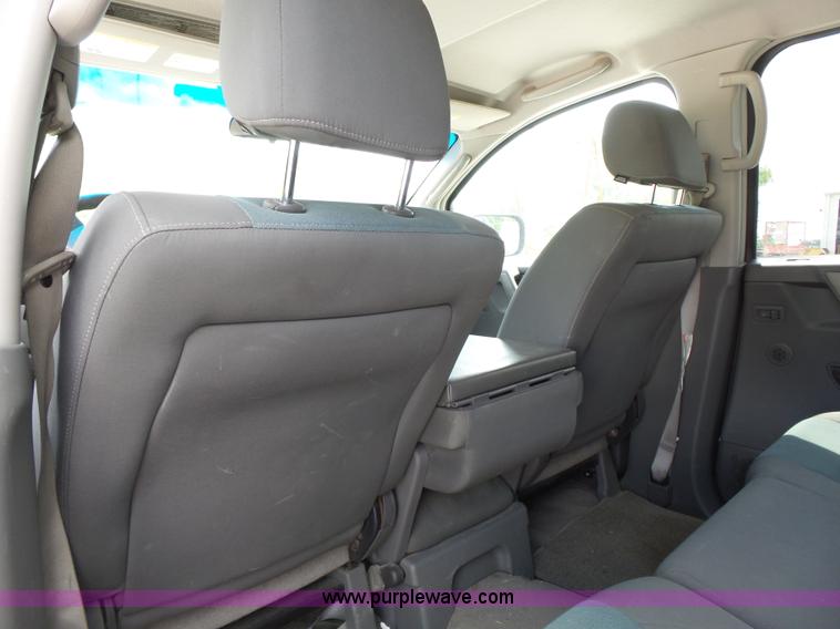 image for item J4952 2005 Nissan Titan Crew Cab pickup truck