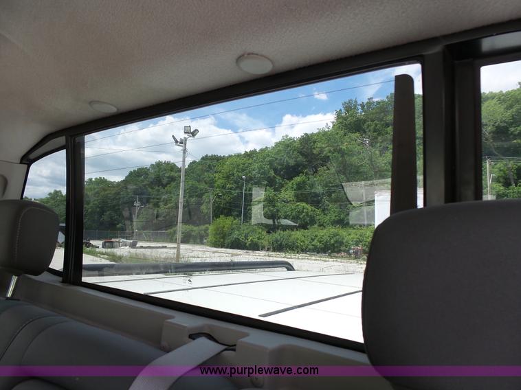 image for item J4952 2005 Nissan Titan Crew Cab pickup truck