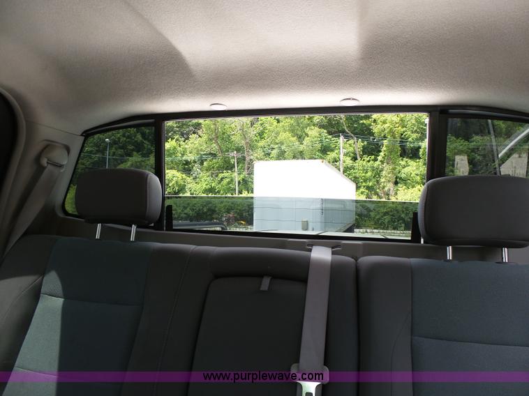 image for item J4952 2005 Nissan Titan Crew Cab pickup truck