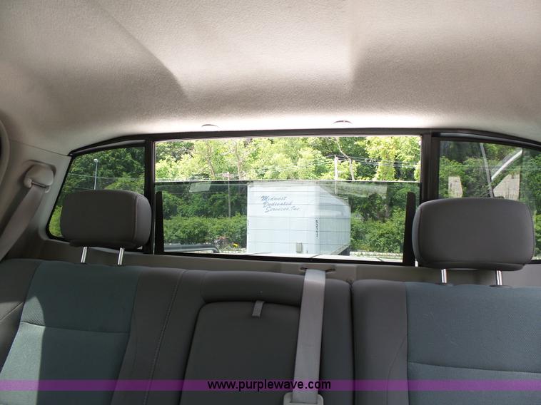 image for item J4952 2005 Nissan Titan Crew Cab pickup truck