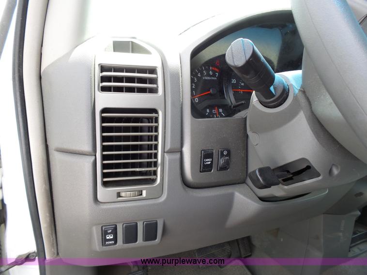 image for item J4952 2005 Nissan Titan Crew Cab pickup truck