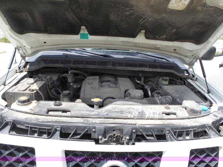 image for item J4952 2005 Nissan Titan Crew Cab pickup truck