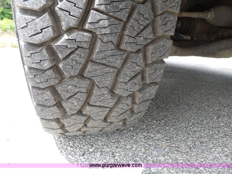 image for item J4952 2005 Nissan Titan Crew Cab pickup truck