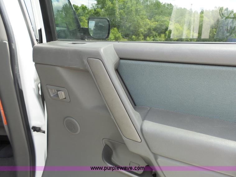 image for item J4952 2005 Nissan Titan Crew Cab pickup truck