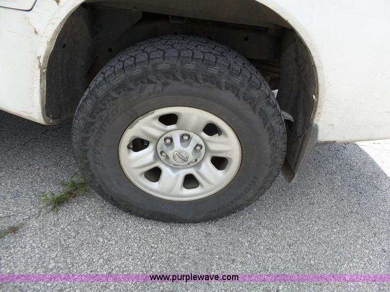 image for item J4952 2005 Nissan Titan Crew Cab pickup truck