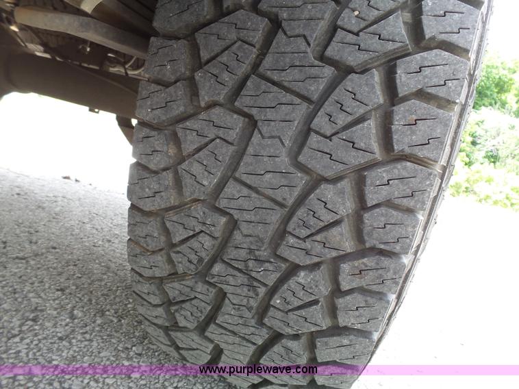 image for item J4952 2005 Nissan Titan Crew Cab pickup truck