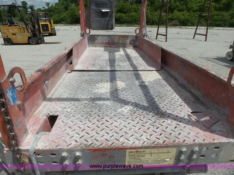 image for item J4954 Skyjack SJIII 3219 scissor lift