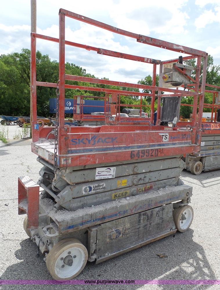 image for item J4955 Skyjack SJIII 3219 scissor lift
