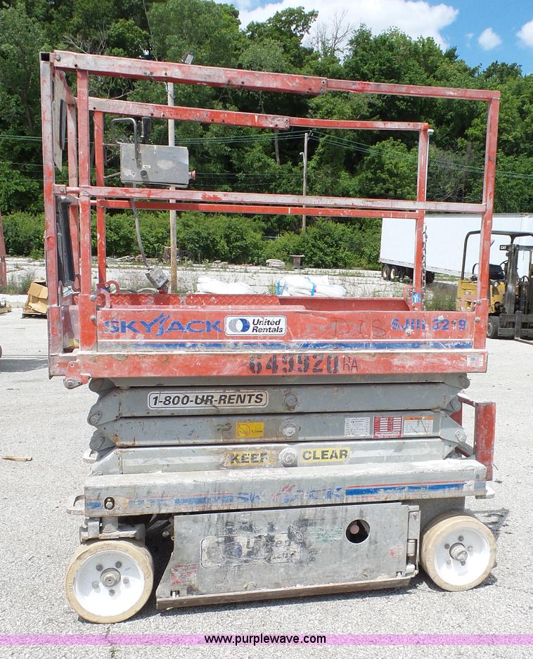 image for item J4955 Skyjack SJIII 3219 scissor lift