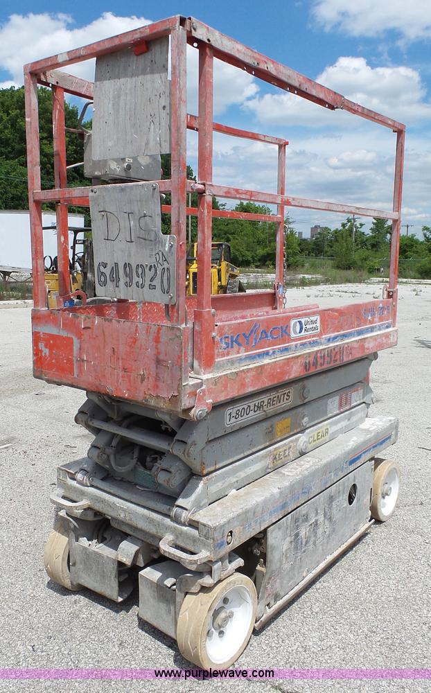 image for item J4955 Skyjack SJIII 3219 scissor lift