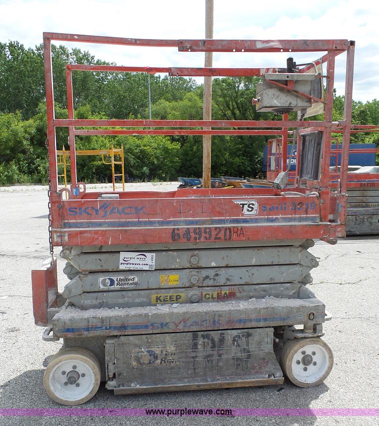 image for item J4955 Skyjack SJIII 3219 scissor lift