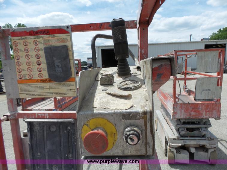 image for item J4955 Skyjack SJIII 3219 scissor lift