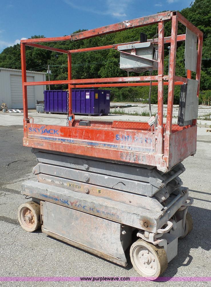 image for item J4957 Skyjack SJIII 3219 scissor lift