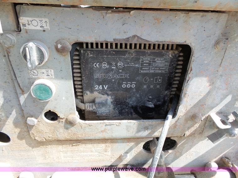 image for item J4957 Skyjack SJIII 3219 scissor lift