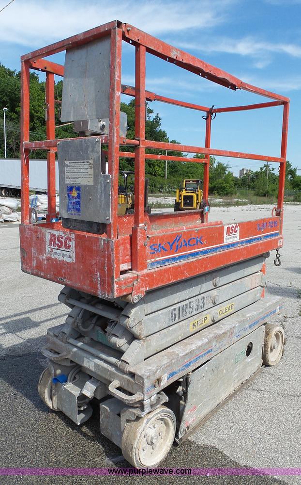 image for item J4958 Skyjack SJIII 3219 scissor lift