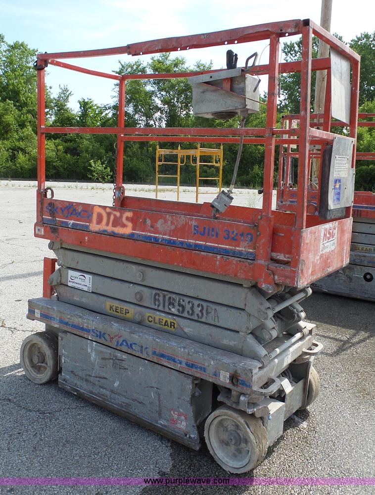image for item J4958 Skyjack SJIII 3219 scissor lift