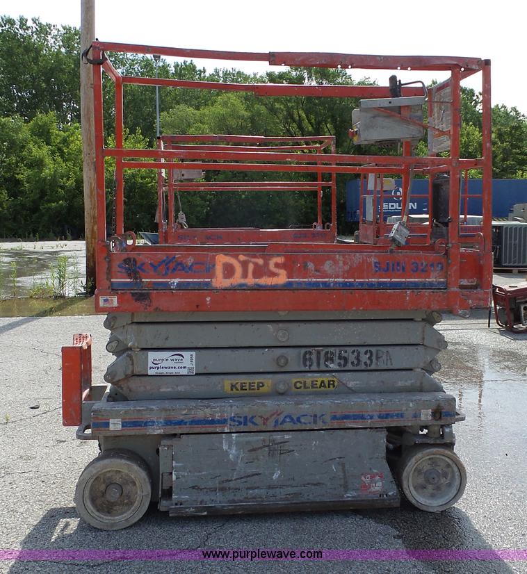 image for item J4958 Skyjack SJIII 3219 scissor lift