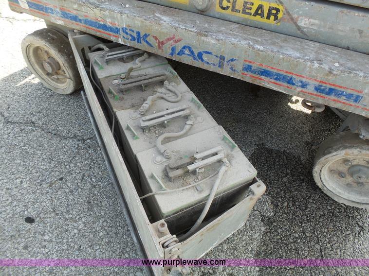 image for item J4958 Skyjack SJIII 3219 scissor lift