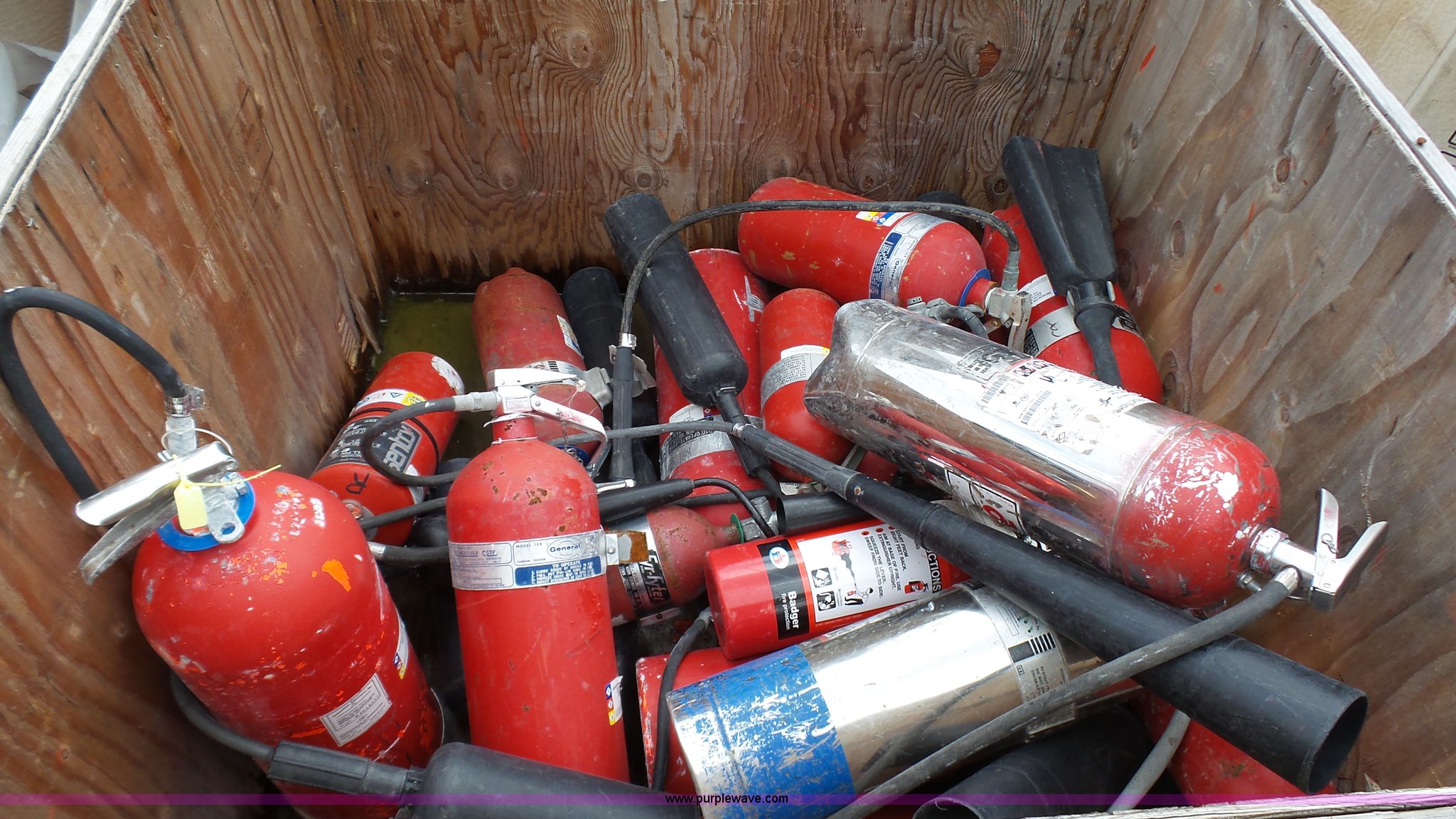 Approximately 35 fire extinguishers in Kansas City, MO Item BZ9473