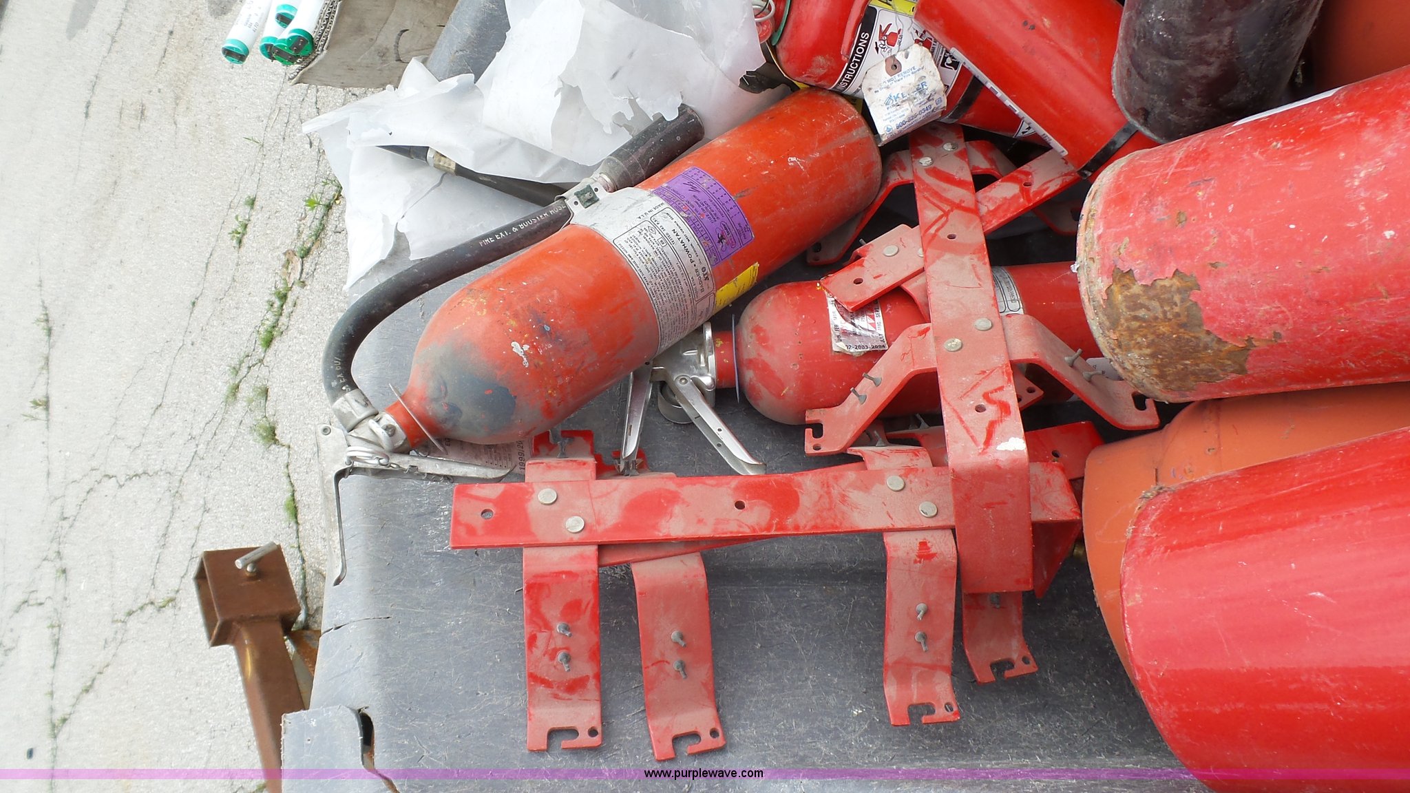 Approximately 35 fire extinguishers in Kansas City, MO Item BZ9473