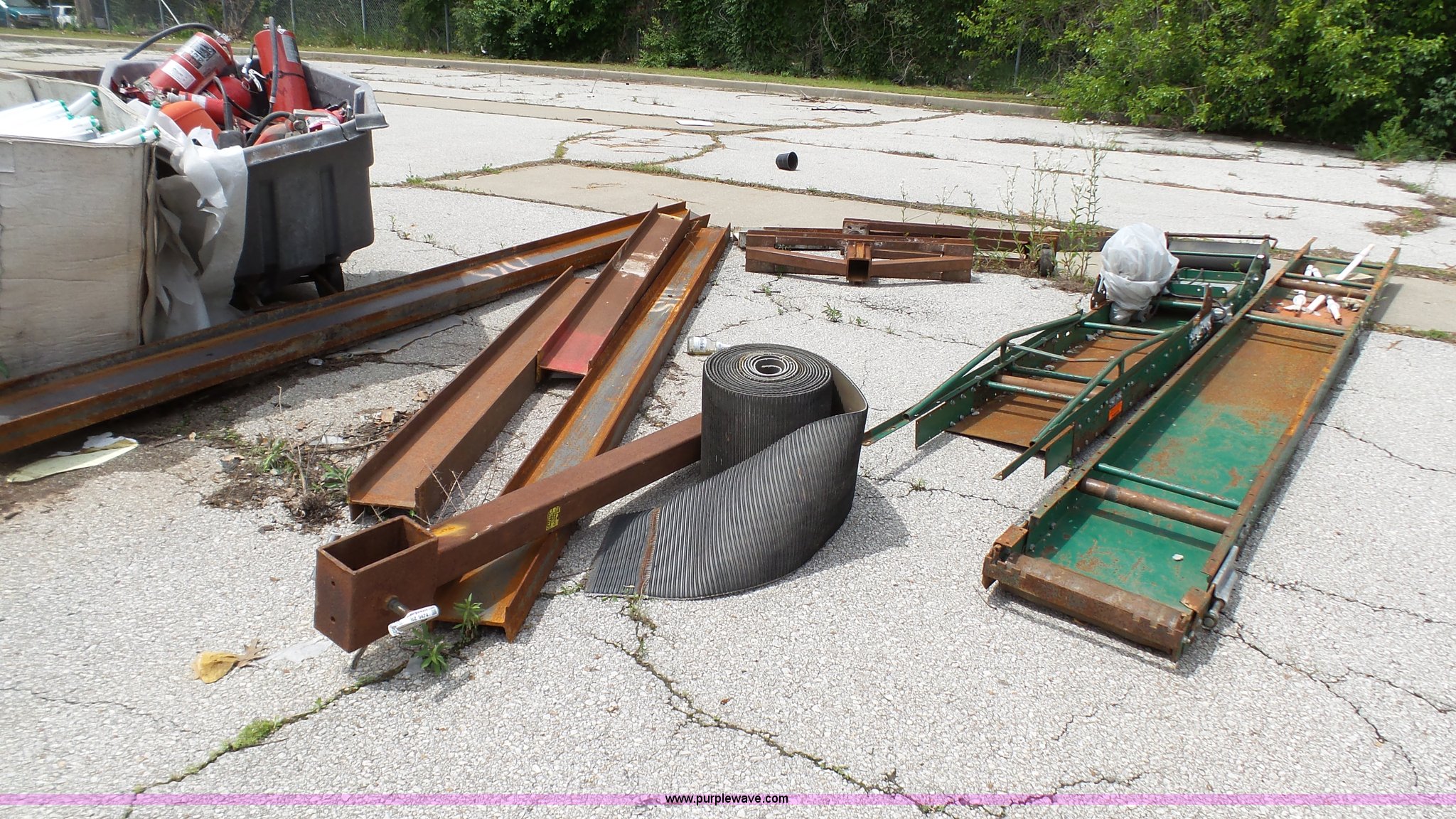 Building materials in Kansas City, MO Item BZ9474 sold Purple Wave