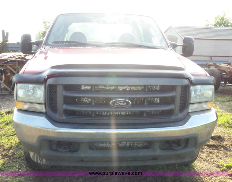image for item AG9244 2004 Ford F350 Super Duty Crew Cab pickup truck
