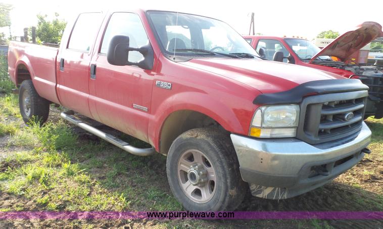 image for item AG9244 2004 Ford F350 Super Duty Crew Cab pickup truck