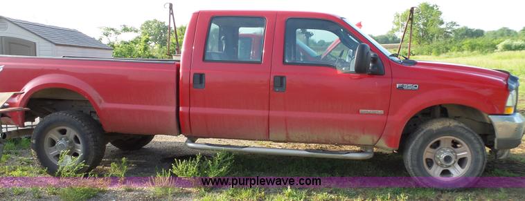 image for item AG9244 2004 Ford F350 Super Duty Crew Cab pickup truck