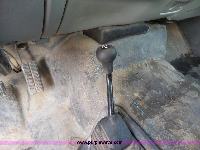 image for item AG9244 2004 Ford F350 Super Duty Crew Cab pickup truck