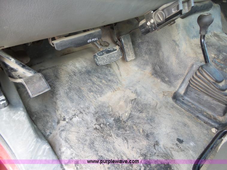 image for item AG9244 2004 Ford F350 Super Duty Crew Cab pickup truck