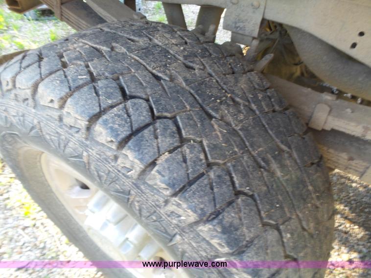 image for item AG9244 2004 Ford F350 Super Duty Crew Cab pickup truck