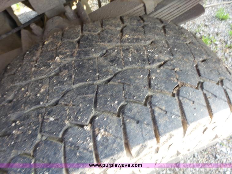 image for item AG9244 2004 Ford F350 Super Duty Crew Cab pickup truck