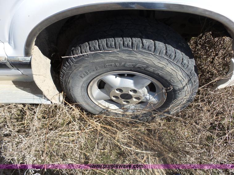 image for item AL9206 1997 Chevrolet S10 Ext. Cab pickup truck