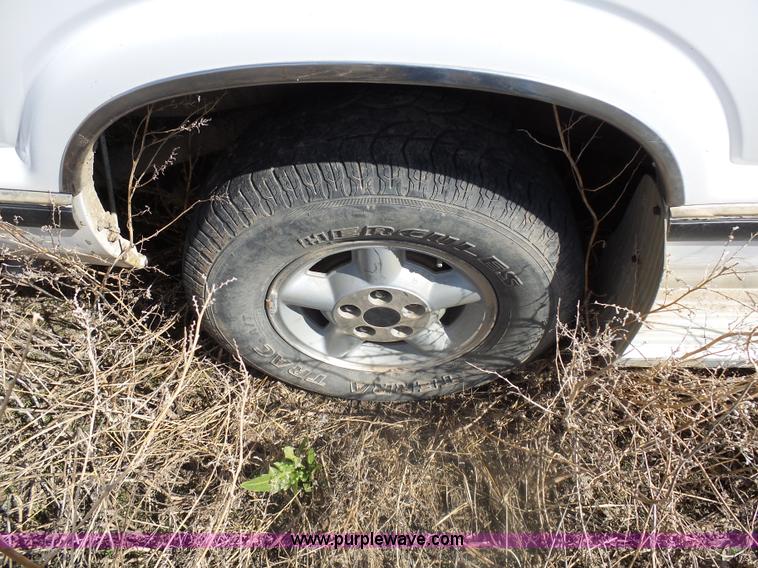 image for item AL9206 1997 Chevrolet S10 Ext. Cab pickup truck